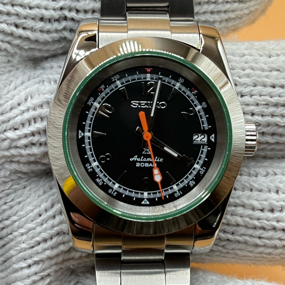 Seiko Mod: 40mm black/silver dial. Automatic